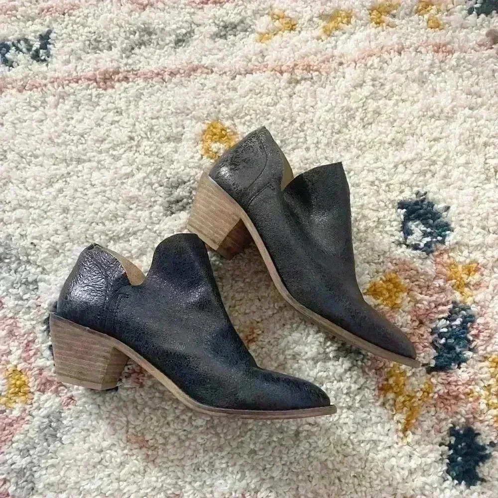Kelsi dagger‎ Brooklyn black booties 7.5